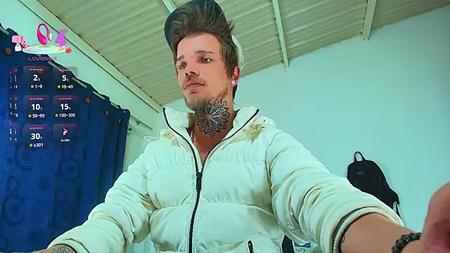 Snapshot of Gold_Loyal77 chatting on 12.02.25 Gold Loyal77 online show from 12.02.25