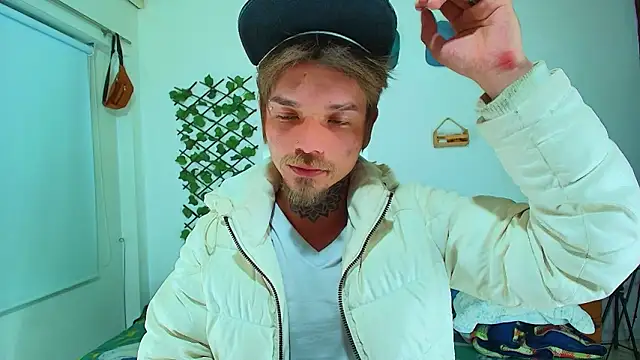 Snapshot of Gold_Loyal77 chatting on 02.08.26 Gold Loyal77 online show from 02.08.26