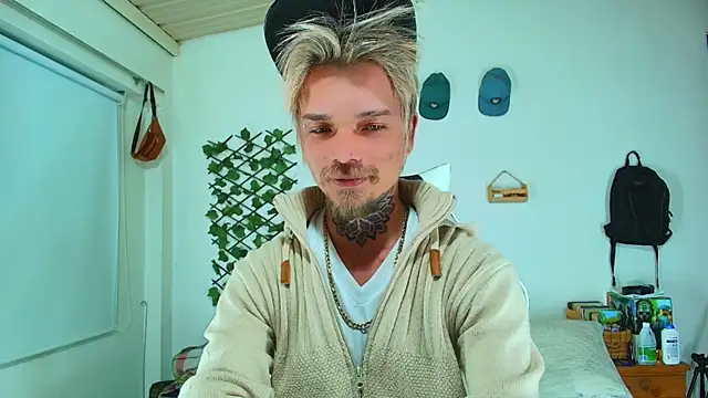 Snapshot of Gold_Loyal77 chatting on 02.15.26 Gold Loyal77 online show from 02.15.26