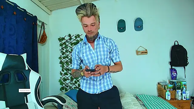 Snapshot of Gold_Loyal77 chatting on 02.25.26 Gold Loyal77 online show from 02.25.26