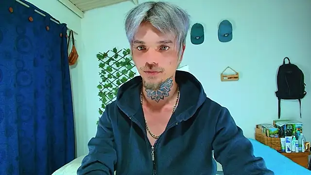 Snapshot of Gold_Loyal77 chatting on 03.03.26 Gold Loyal77 online show from 03.03.26