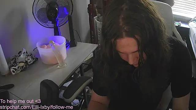 Elli-Ixby online show from 11.13.25