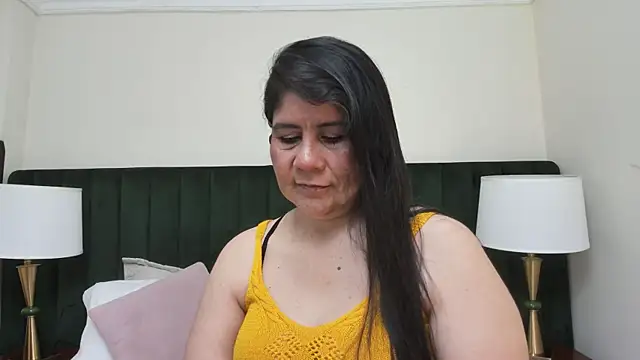 Snapshot of kiraGeiner chatting on 09.14.25 kiraGeiner online show from 09.14.25