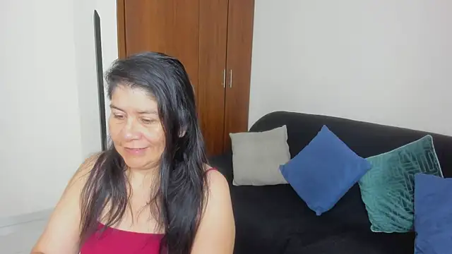 Snapshot of kiraGeiner chatting on 07.14.26 kiraGeiner online show from 07.14.26