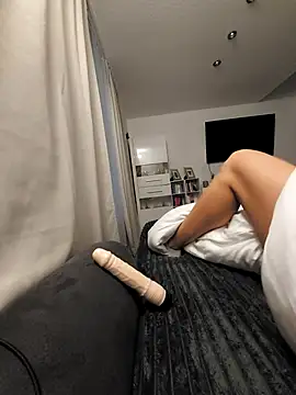 Snapshot of SexyJulia21 chatting on 04.20.26 SexyJulia21 online show from 04.20.26