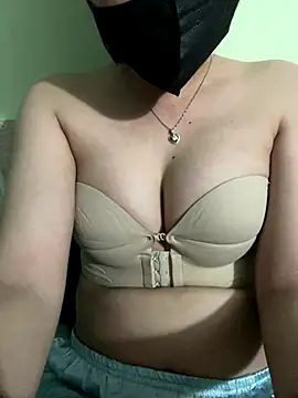 Nanaly99 online show from 11.22.25