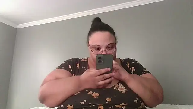 Snapshot of SexyBBW10790 chatting on 02.24.26 SexyBBW10790 online show from 02.24.26