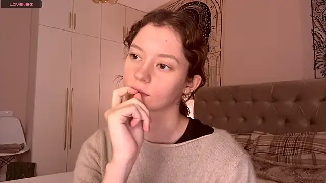 IrisPurrphy online show from 11.16.25