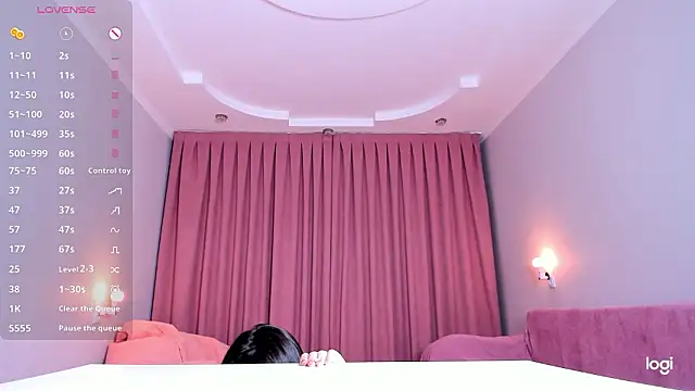 Snapshot of Momo_Ayase_ chatting on 02.18.26 Momo Ayase online show from 02.18.26