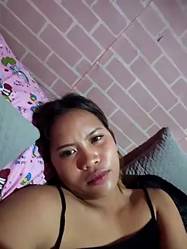 Snapshot of bella01-25-23 chatting on 10.12.25 bella01-25-23 online show from 10.12.25