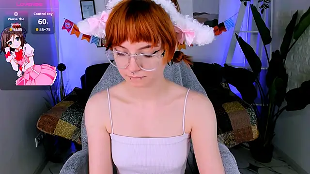 Snapshot of sweet_mika18 chatting on 09.11.25 sweet mika18 online show from 09.11.25