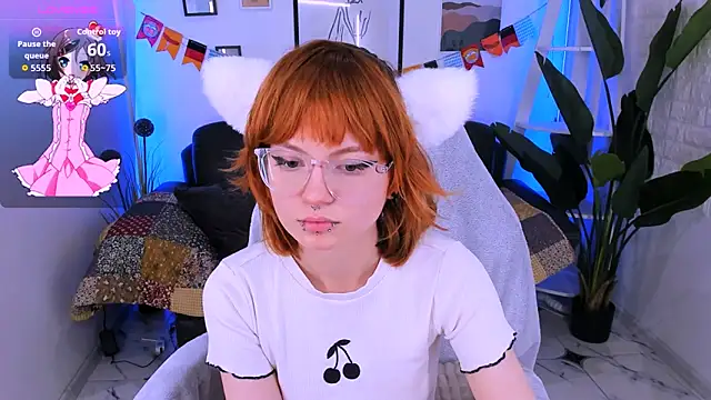 Snapshot of sweet_mika18 chatting on 09.28.25 sweet mika18 online show from 09.28.25