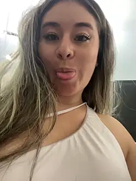 Snapshot of Sharon_07 chatting on 01.12.25 Sharon 07 online show from 01.12.25