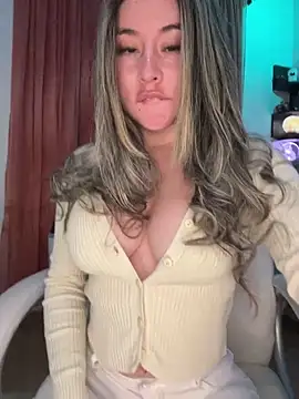 Snapshot of Sharon_07 chatting on 01.14.25 Sharon 07 online show from 01.14.25