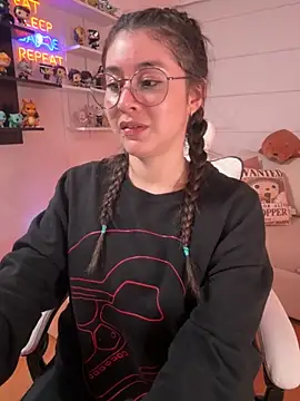 Snapshot of Sharon_07 chatting on 11.11.25 Sharon 07 online show from 11.11.25