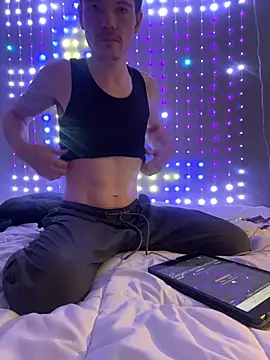 Snapshot of SalemStratton chatting on 11.01.25 SalemStratton online show from 11.01.25