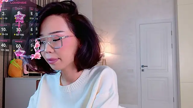 Snapshot of hinarin chatting on 09.26.25 hinarin online show from 09.26.25