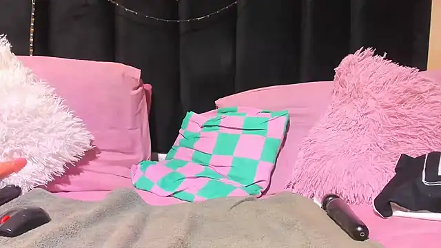 AmazingDarkDoll online show from 03.19.26