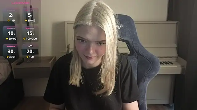 Snapshot of KatanaSVibe chatting on 07.18.26 KatanaSVibe online show from 07.18.26