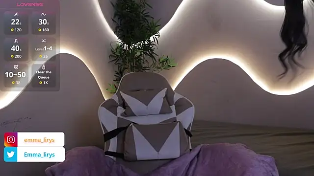 Emma and Issac online show from 11.24.25