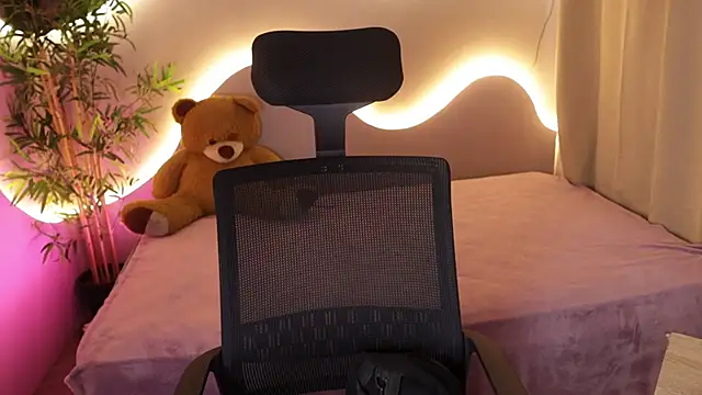 Emma and Issac online show from 04.09.26