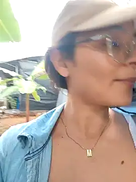 Lily-o online show from 10.05.25