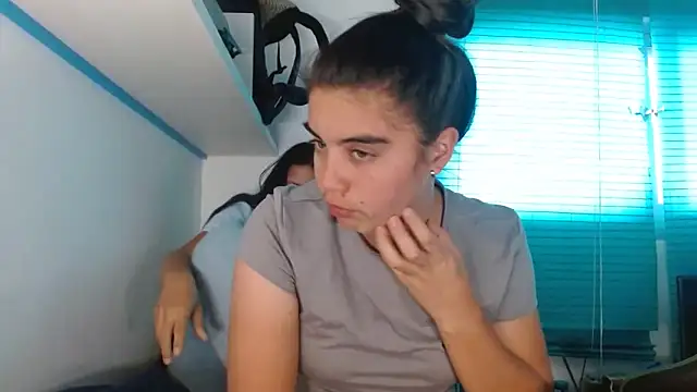 Arieeel 09 online show from 04.15.26