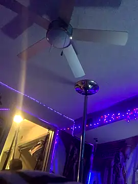 Triggerhappycj100 online show from 10.31.25