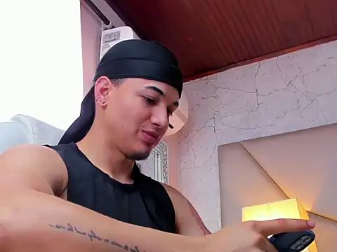 Snapshot of rocoo_santos chatting on 05.20.26 rocoo santos online show from 05.20.26