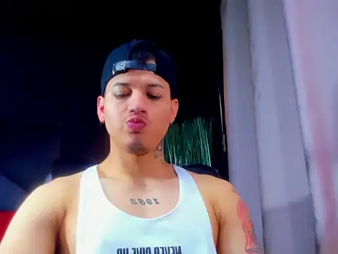 Snapshot of rocoo_santos chatting on 06.25.26 rocoo santos online show from 06.25.26