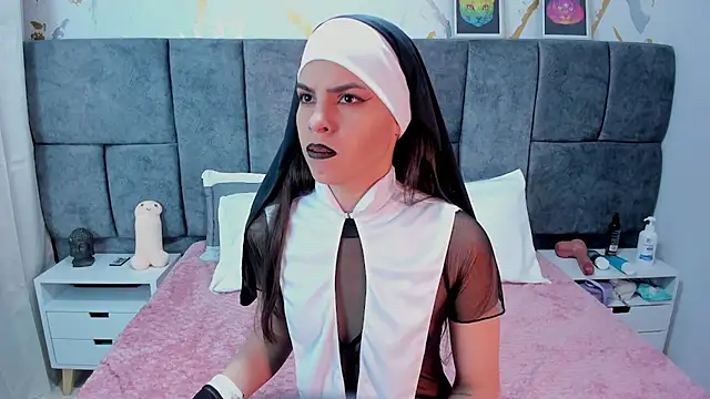 Astrid Velle online show from 10.31.25