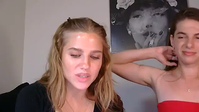 Snapshot of sweetceeme chatting on 04.21.26 sweetceeme online show from 04.21.26