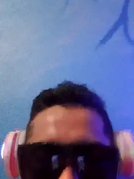 PitudoWuero online show from 10.04.25