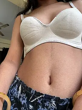 Snapshot of modelnishu chatting on 03.24.26 modelnishu online show from 03.24.26