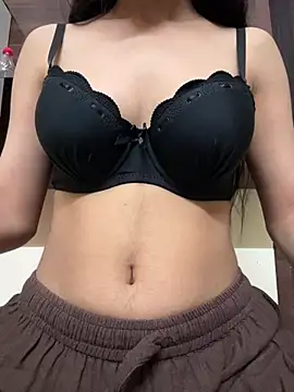 Snapshot of modelnishu chatting on 04.13.26 modelnishu online show from 04.13.26