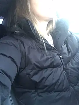 Reina Cummings online show from 10.09.25