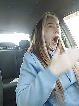 Reina Cummings online show from 03.05.26