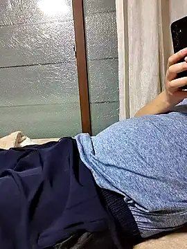 starvingo2002 online show from 12.18.25