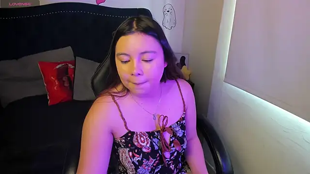 LucyPetit online show from 11.12.25