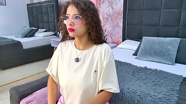 Snapshot of Angelique_Angell chatting on 02.03.26 Angelique Angell online show from 02.03.26