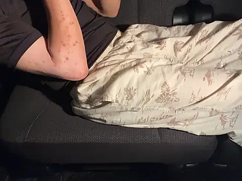 Snapshot of CAMEL1913 chatting on 09.13.25 CAMEL1913 online show from 09.13.25