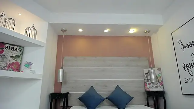 AlexandraCambell online show from 10.29.25