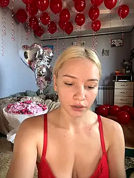 Snapshot of JennaOluretn chatting on 10.02.25 JennaOluretn online show from 10.02.25