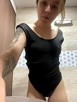 karla-thomsom10 online show from 09.26.25