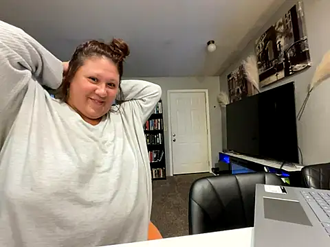 Snapshot of JizzyJazzunleashed chatting on 09.13.25 JizzyJazzunleashed online show from 09.13.25