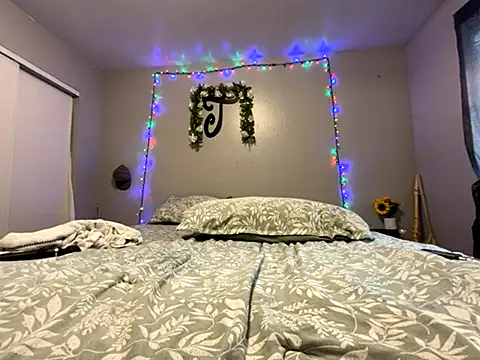 Snapshot of JizzyJazzunleashed chatting on 09.28.25 JizzyJazzunleashed online show from 09.28.25