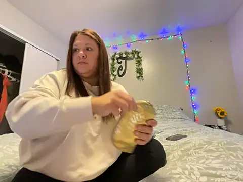 Snapshot of JizzyJazzunleashed chatting on 10.05.25 JizzyJazzunleashed online show from 10.05.25