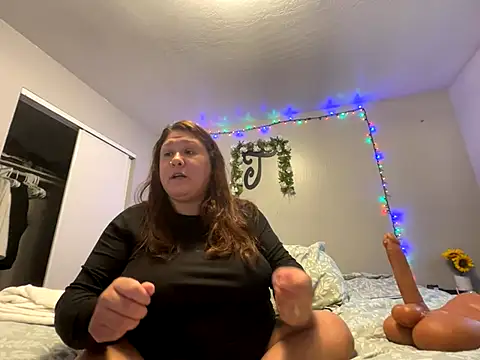 Snapshot of JizzyJazzunleashed chatting on 10.10.25 JizzyJazzunleashed online show from 10.10.25