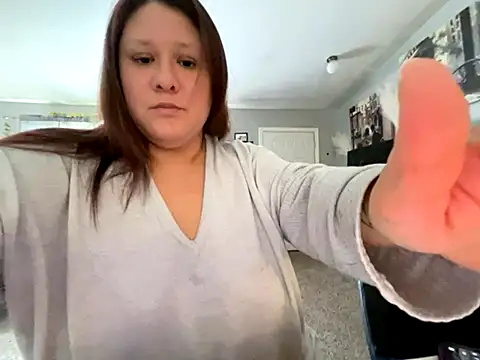 Snapshot of JizzyJazzunleashed chatting on 10.16.25 JizzyJazzunleashed online show from 10.16.25