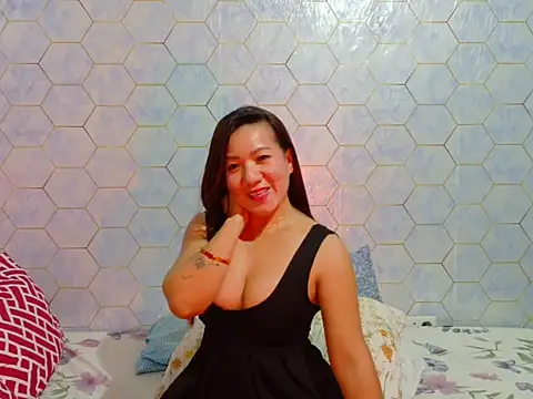 Snapshot of cherrymoves chatting on 02.14.26 cherrymoves online show from 02.14.26